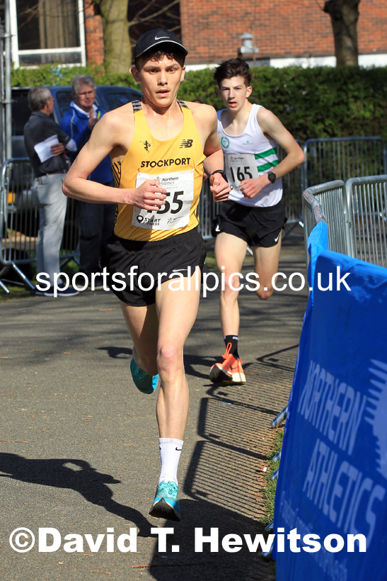 Mens Under-17s 5k, 2022 Northern 12 and 6 Stage Road Relays,  Birkenhead Park, Birkenhead, Wirral.  Photo: David T. Hewitson/Sports for All Pics